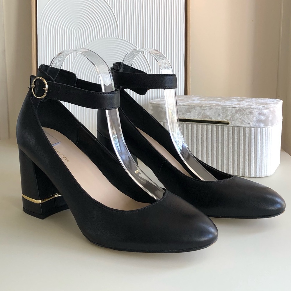 Tommy Hilfiger Morice Chunky Heel Gold Hardware Black Leather Ankle Strap size 9